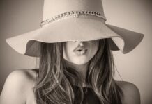 Czy lakierowane buty są modne 2023?