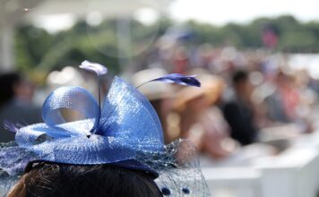 Do czego pasuje fascynator?