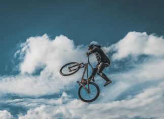 Kiedy wymagany jest hełm ochronny?